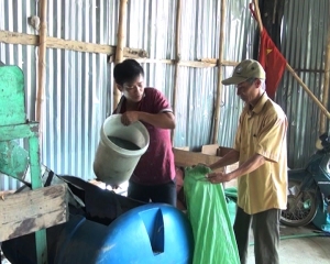 Cơ sở tái chế hạt nhựa vi sinh của hai chàng thanh niên Hứa Văn Hậu và Lê Ngọc Lai
