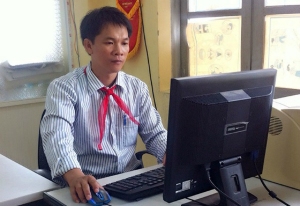 Thầy Võ Lê Nhạc Phi luôn tìm tòi, nghiên cứu những phương pháp dạy mới để học sinh dễ hiểu.