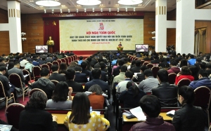 Quang cảnh hội nghị trực tuyến tại điểm cầu Tổng Công ty Hạ tầng Mạng - Tập đoàn Bưu chính Viễn thông Việt Nam (Hà Nội).