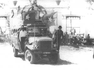 Quân và dân Phú Yên hân hoan diễu hành sau khi tỉnh nhà giải phóng.