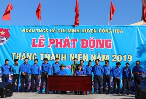 Các cơ sở Đoàn trên địa bàn huyện Đông Hòa ký kết thi đua trong Tháng Thanh niên năm 2019.