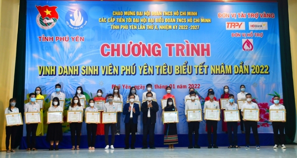 Vinh danh 200 sinh viên Phú Yên tiêu biểu Tết Nhâm Dần năm 2022     