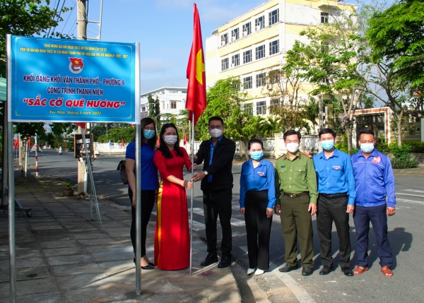 Khánh thành công trình thanh niên "Sắc cờ quê hương" tại đường Tố Hữu, Phường 9, Tp. Tuy Hòa.