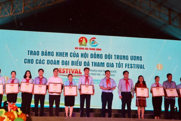 Trung tâm Hoạt động thanh thiếu nhi Phú Yên được trao giải A toàn đoàn.