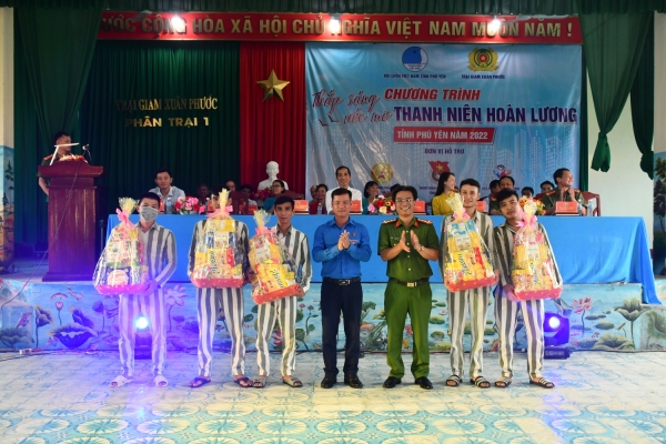 Phú Yên: Tổ chức chương trình Thắp sáng ước mơ thanh niên hoàn lương tại Trại giam Xuân Phước