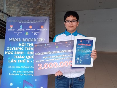 Em Ngô Gia Khiêm, học sinh Trường THPT chuyên Lương Văn Chánh (TP. Tuy Hòa) đạt giải Khuyến khích bảng học sinh.