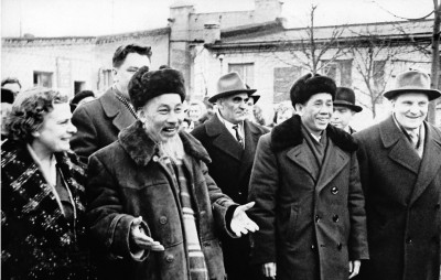Chủ tịch Hồ Chí Minh cùng Bí thư thứ nhất Lê Duẩn dự Đại hội lần thứ XXII của Đảng Cộng sản Liên Xô, năm 1961 _Ảnh: TTXVN