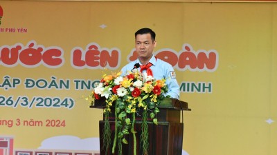 Đồng chí Võ Duy Kha - Phó Bí thư Tỉnh Đoàn, Chủ tịch Hội Đồng đội tỉnh phát biểu tại chương trình