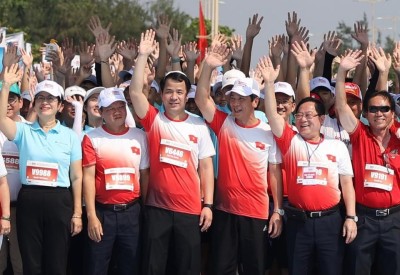 Đồng chí Ngô Văn Cương - Bí thư Trung ương Đoàn đã đến dự Lễ Khai mạc Giải Vô địch Quốc gia Marathon tại Phú Yên. Ảnh Báo tiền phong