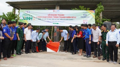 Khánh thành công trình lắp đặt hệ thống nước tự chảy từ Vực Tròn về các thôn của xã Xuân Quang 1.