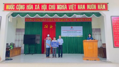 Hỗ trợ xây dựng 01 nhà tình thương cho hộ gia đình có hoàn cảnh khó khăn ở xã Xuân Sơn Nam.