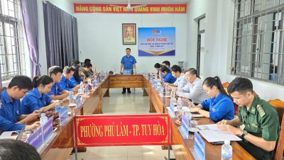 Quang cảnh hội nghị giao ban.