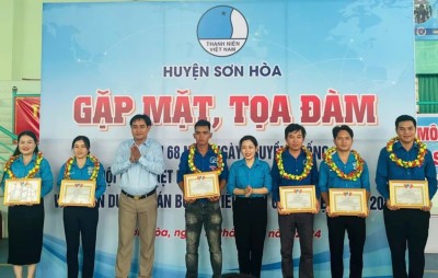 Sơn Hòa: Gặp mặt, toạ đàm và tuyên dương cán bộ Hội tiêu biểu nhân kỷ niệm 68 năm Ngày truyền thống Hội LHTN Việt Nam