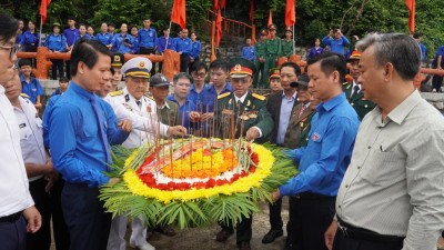 Phú Yên: Long trọng tổ chức hành quân về nguồn kỷ niệm 60 năm Bến vũng Rô tiếp nhận chuyến hàng đầu tiên của tàu Không số vào Bến (28/11/1964 - 28/11/2024)