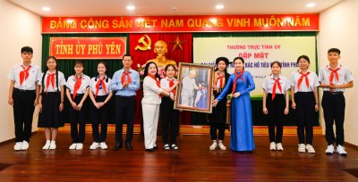 Thường trực Tỉnh ủy tổ chức gặp mặt đại biểu Cháu ngoan Bác Hồ tỉnh Phú Yên năm 2025