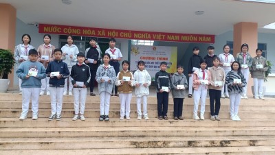 Phú Hòa: Phát động chương trình “Heo đất giúp bạn đến trường” 