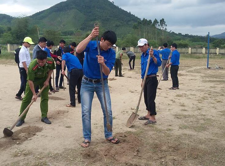 ĐVTN xây dựng công trình thanh niên sân thể thao phức hợp tại trường THCS&THPT Chu Văn An
