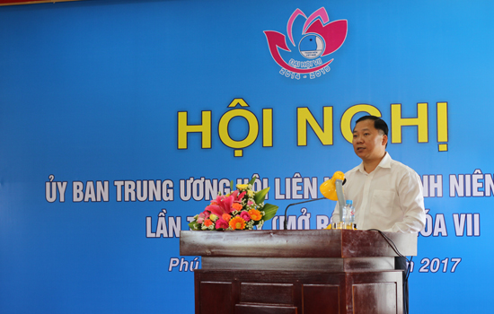 Anh Nguyễn Phi Long, Bí thư Trung ương Đoàn, Chủ tịch Trung ương Hội LHTN Việt Nam phát biểu khai mạc Hội nghị.