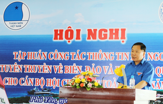 Anh Nguyễn Phi Long, Bí thư BCH Trung ương Đoàn, Chủ tịch Trung ương Hội LHTN Việt Nam phát biểu tại Hội nghị.