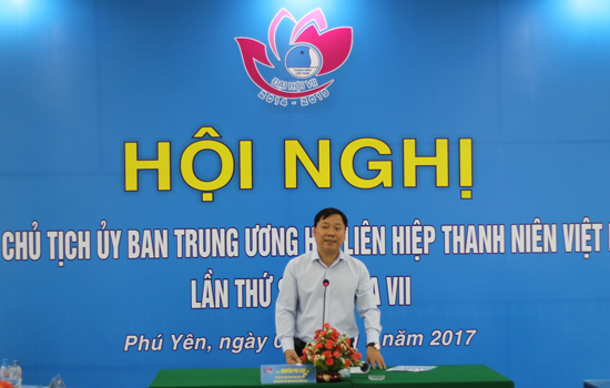 Anh Nguyễn Phi Long, Bí thư BCH Trung ương Đoàn, Chủ tịch Trung ương Hội LHTN Việt Nam phát biểu khai mạc Hội nghị.
