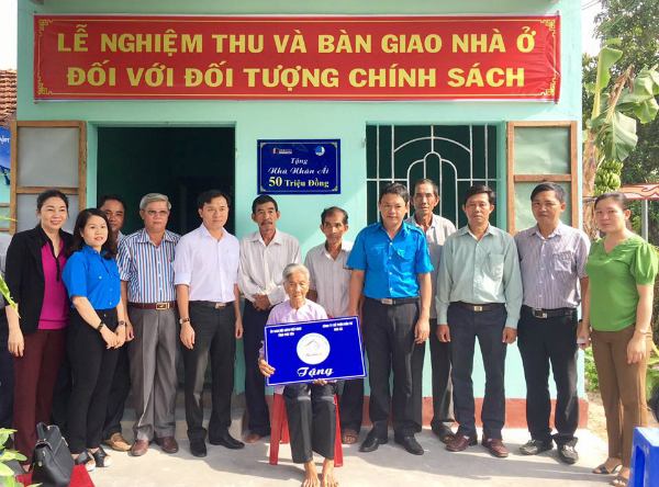 Hội LHTN Việt Nam tỉnh bàn giao Nhà nhân ái cho gia đình cụ bà Nguyễn Thị Kén