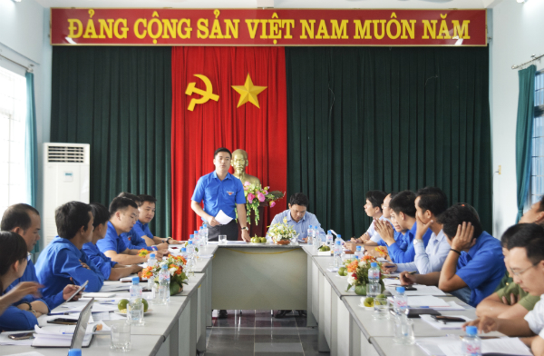  Đ/c Trần Văn Đông - Ủy viên Ban Chấp hành, Phó trưởng Ban Tuyên giáo Trung ương Đoàn phát biểu tại buổi làm việc.