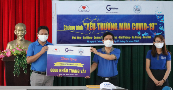 Đoàn trao khẩu trang vải cho Tỉnh Đoàn Phú Yên để hỗ trợ người dân trên địa bàn tỉnh Phú Yên phòng, chống dịch Covid-19.