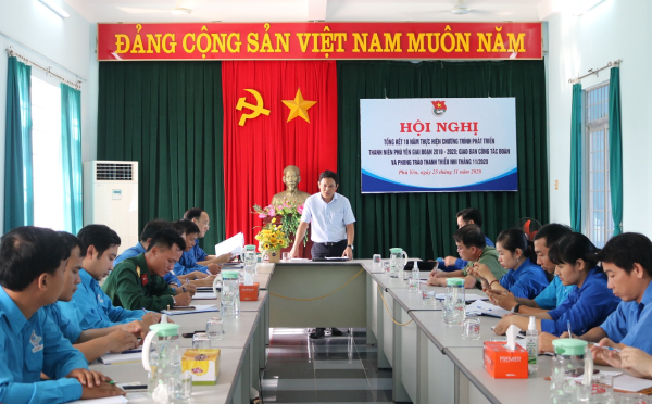 Bí thư Tỉnh Đoàn Phan Xuân Hạnh phát biểu chỉ đạo hội nghị.