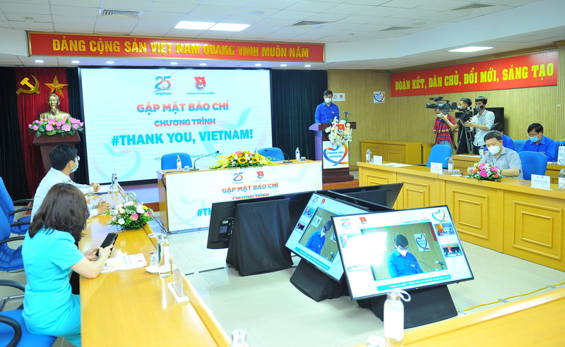 Đ/c Bùi Quang Huy, Ủy viên dự khuyết BCH Trung ương Đảng, Bí thư thường trực Trung ương Đoàn, Chủ tịch Hội SVVN trao đổi thông tin về chương trình.