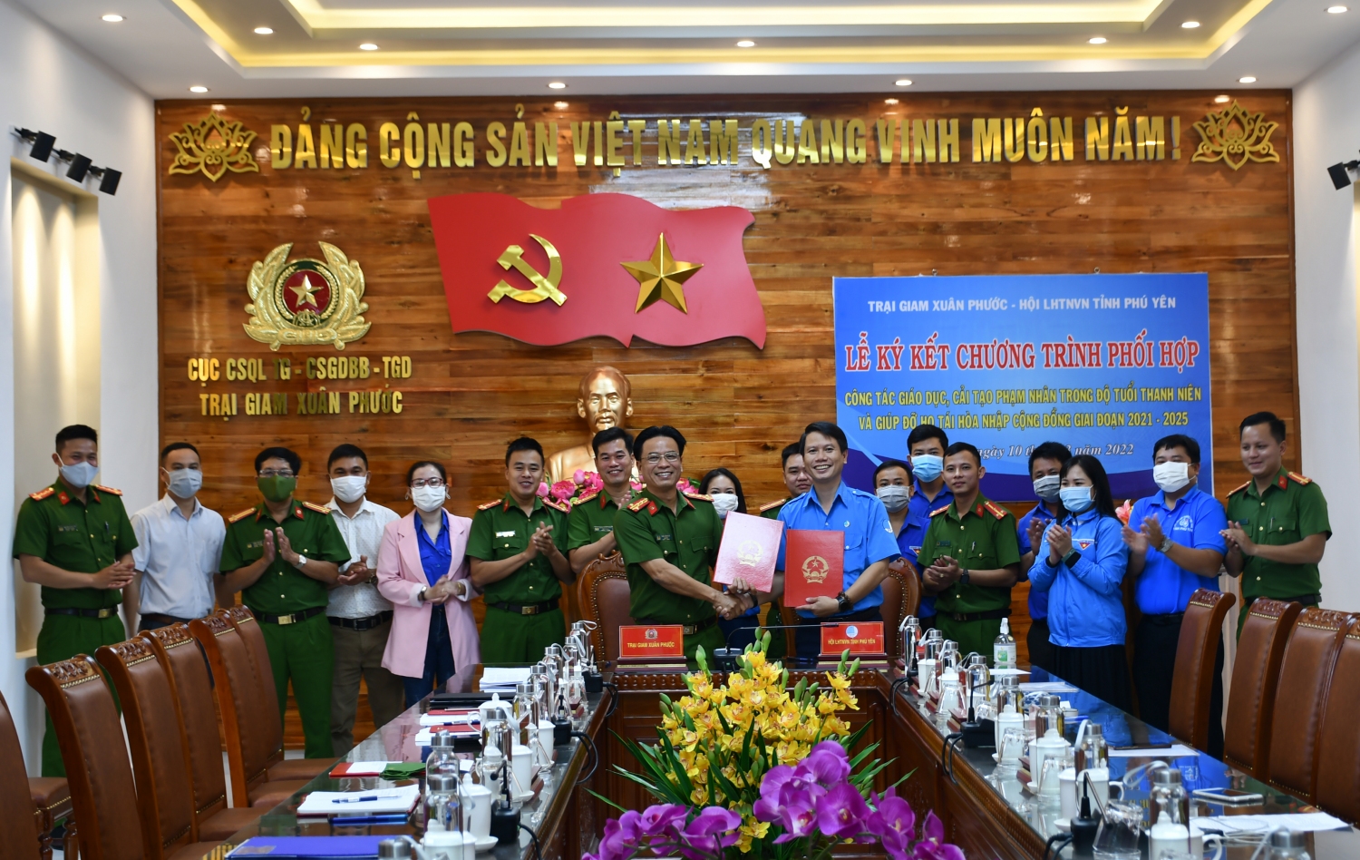 Hội LHTN Việt Nam tỉnh Phú Yên và Trại giam Xuân Phước ký kết Chương trình phối hợp công tác giáo dục, cải tạo phạm nhân trong độ tuổi thanh niên và giúp đỡ họ tái hòa nhập cộng đồng giai đoạn 2021- 2025.