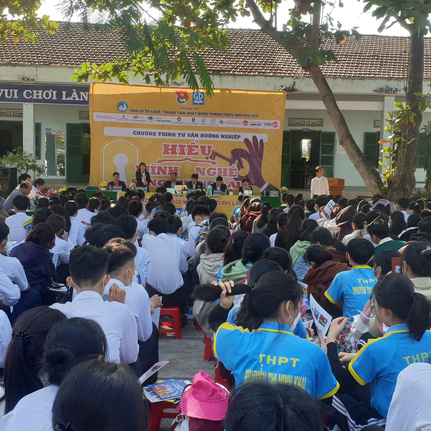 Quang cảnh Chương trình tư vấn hướng nghiệp cho học sinh THPT tỉnh Phú Yên.