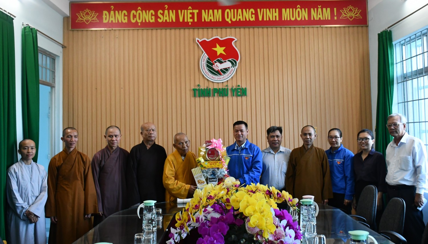 Đoàn Ban Trị sự Giáo hội Phật giáo Việt Nam tỉnh thăm chúc Tết Tỉnh Đoàn Phú Yên