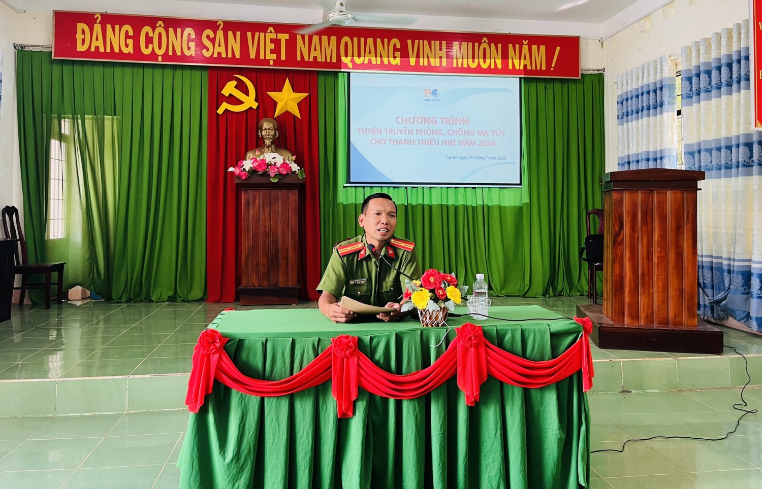 Quang cảnh tuyên truyền.