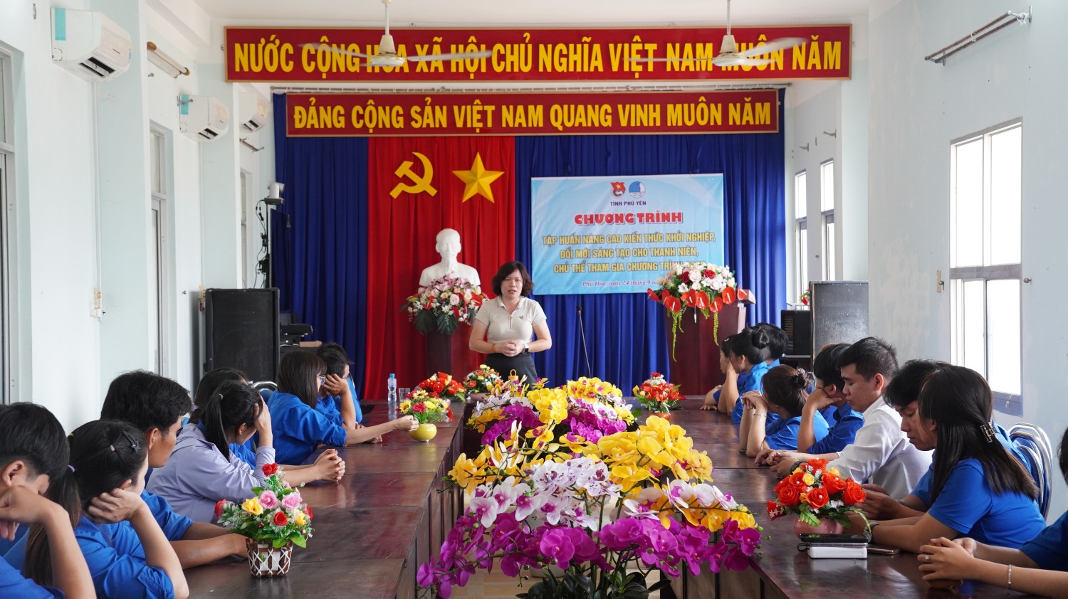 Quang cảnh tập huấn.