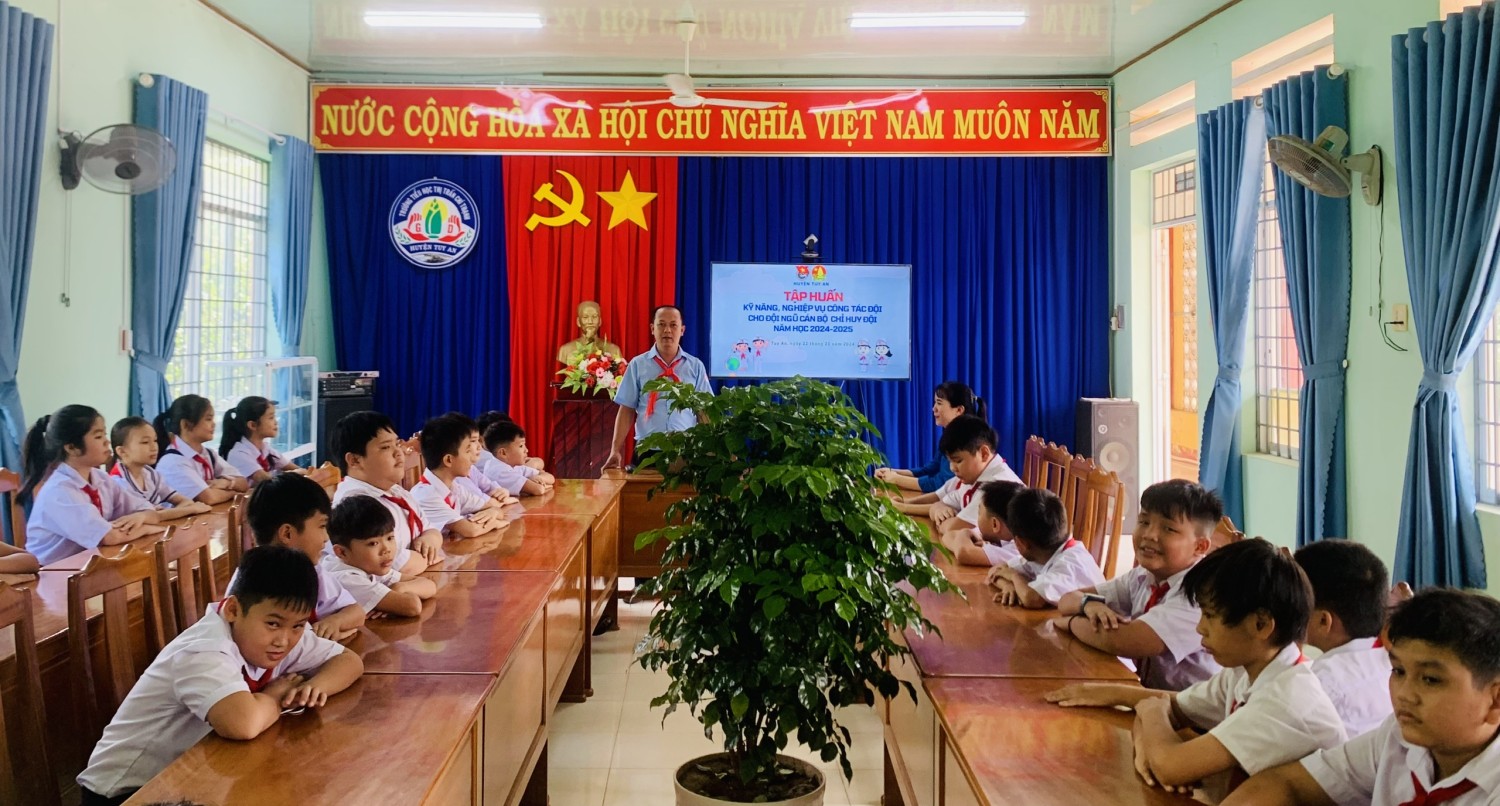 Quang cảnh tập huấn.