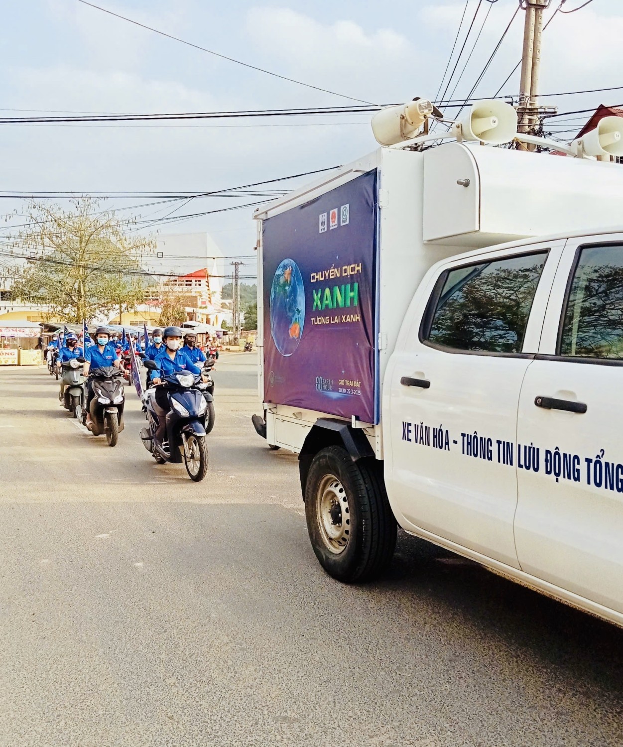 ĐVTN tham gia diễu hành tuyên truyền Giờ Trái đất năm 2025.