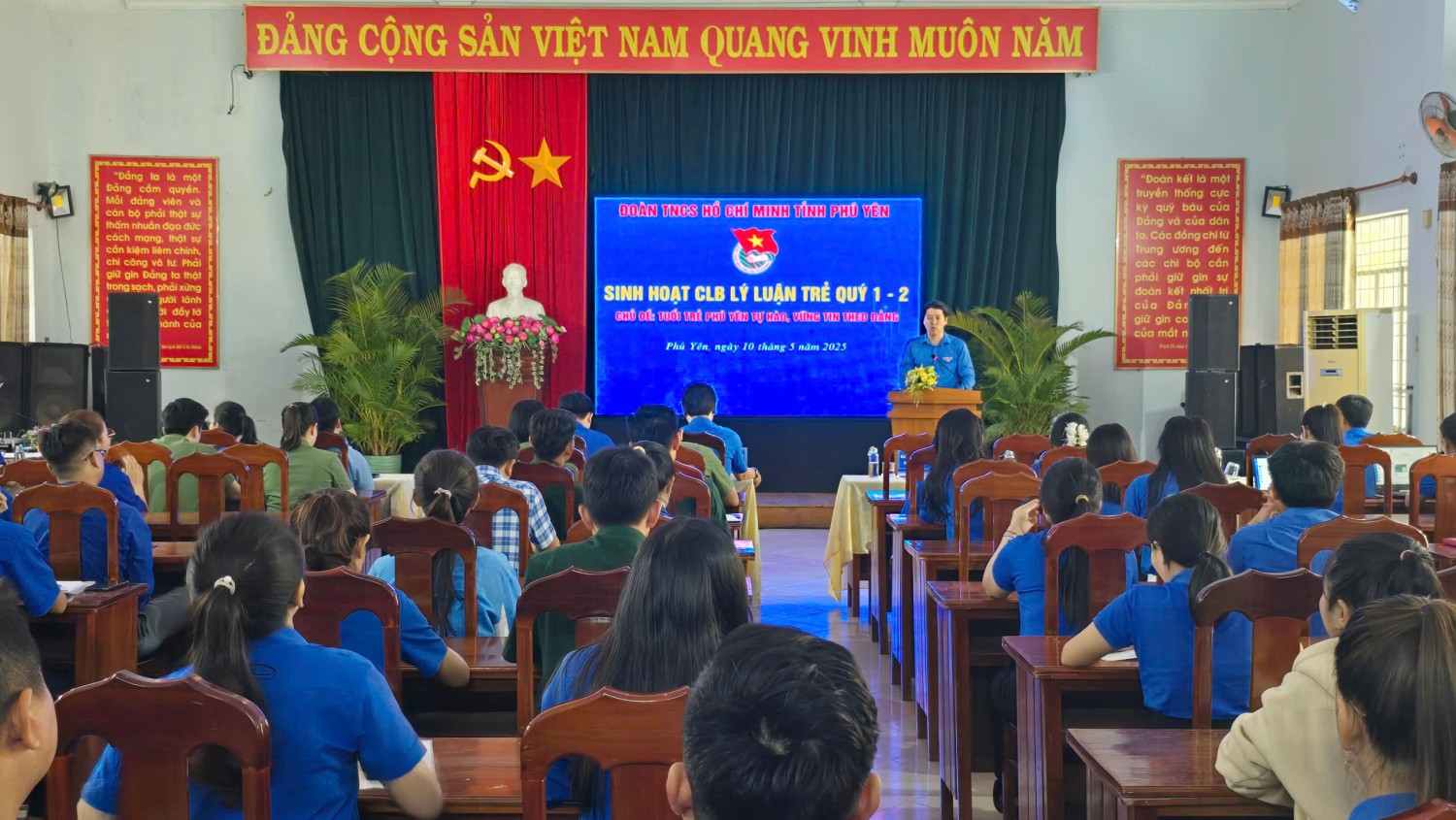 Quang cảnh sinh hoạt.