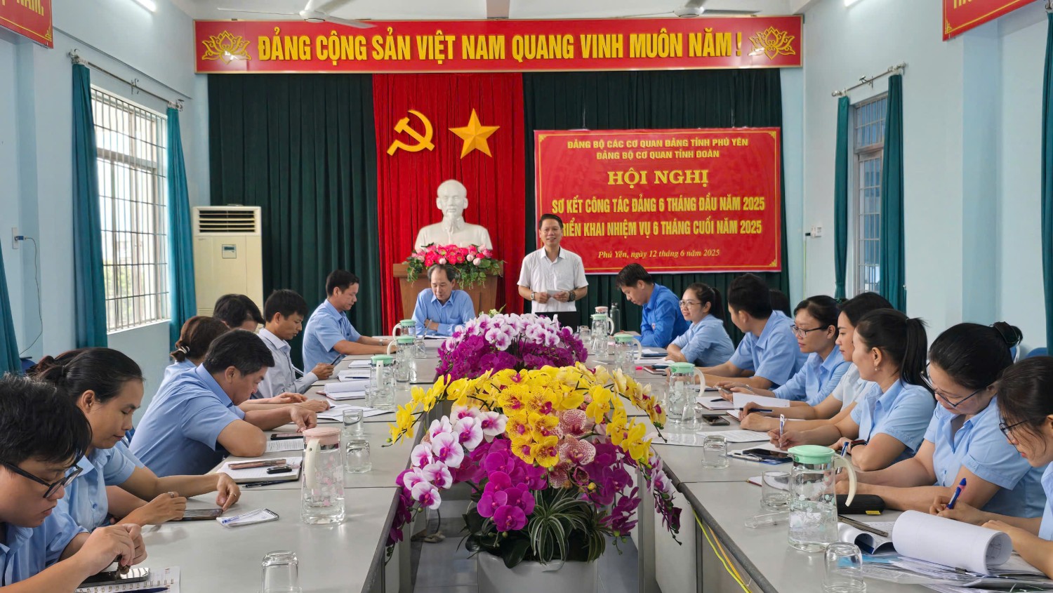 Quang cảnh hội nghị.